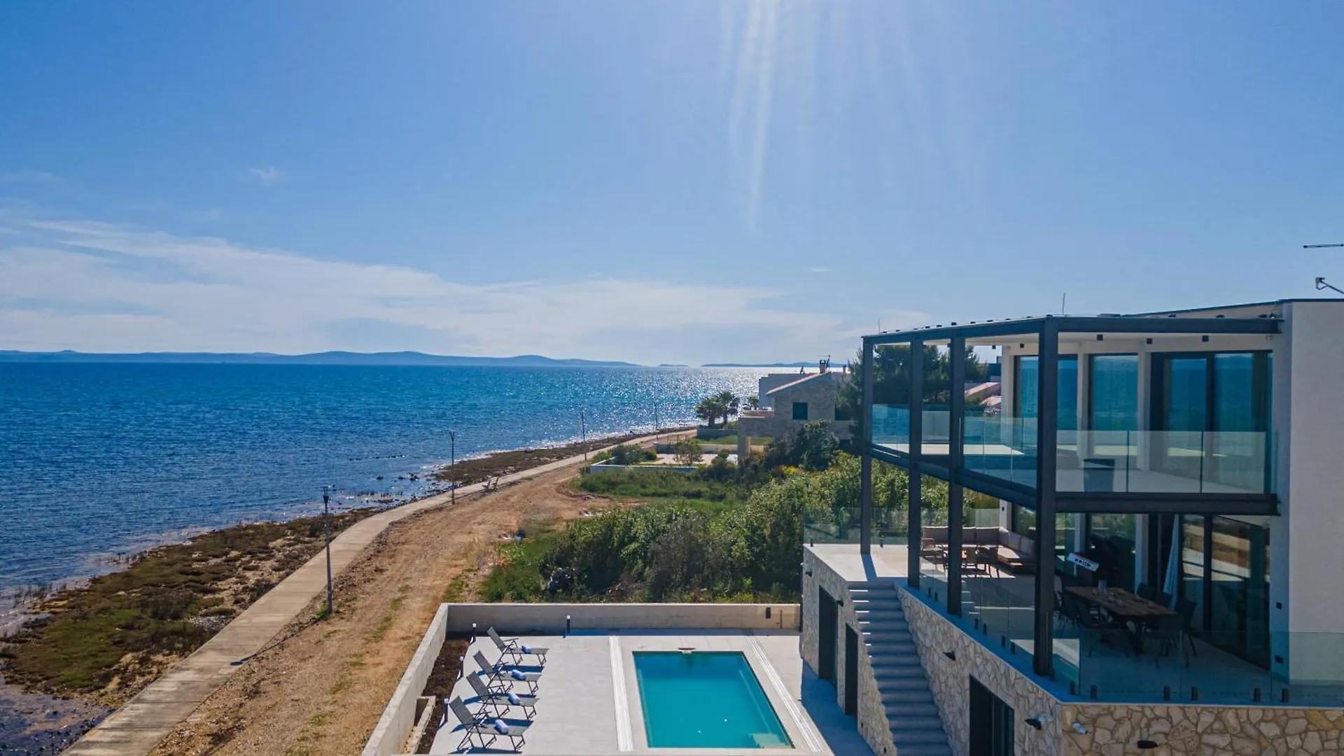 Luxury Seafront Villa Aurea - With Private Pool, Game Room & Stunning Sea Views Privlaka  0*, Privlaka (Zadar)