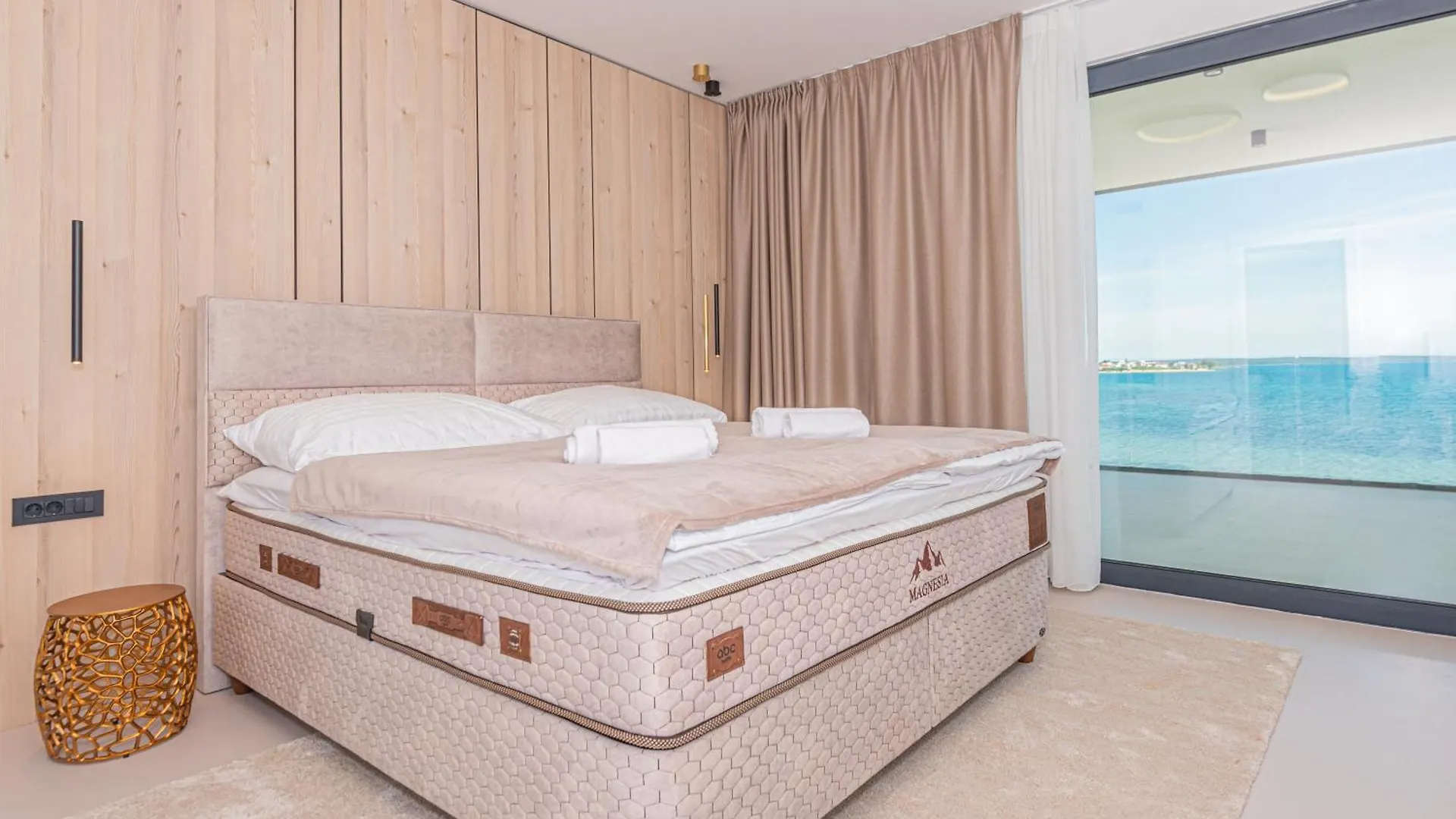 Luxury Seafront Villa Aurea - With Private Pool, Game Room & Stunning Sea Views Privlaka